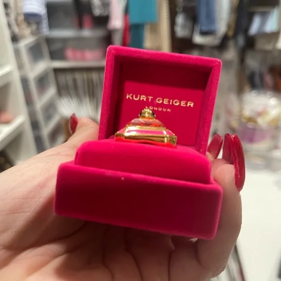 Kurt Geiger bundle stunning Ring and Glittery Red Heart Mini Bag - Picture 13 of 13